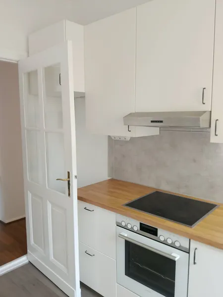 nur Selbstständige- teilgewerbliche Vermietung, 2 Zi. Wohng. QG 4. OG., EBK, Charlottenburg — photo 1